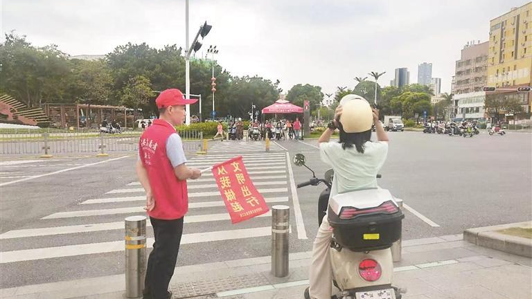 城市共治 宝安焕新 | 新桥团工委（志联）首场“平安出行日”实现劝导与普法“双成效”