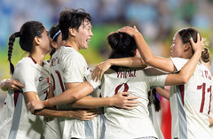东亚杯足球赛｜中国女足战平韩国女足（1）