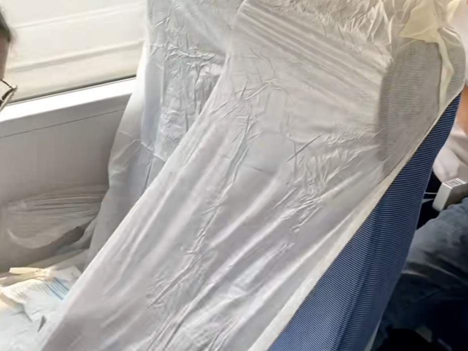 列车一次性座椅套有商家已售卖10万余件，媒体：真有必要还是卫生焦虑？ 