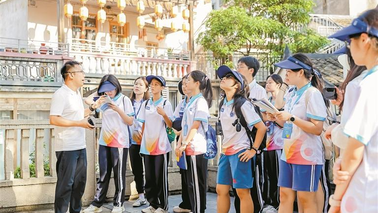 第四届深港澳青少年成长峰会在龙华全面启动