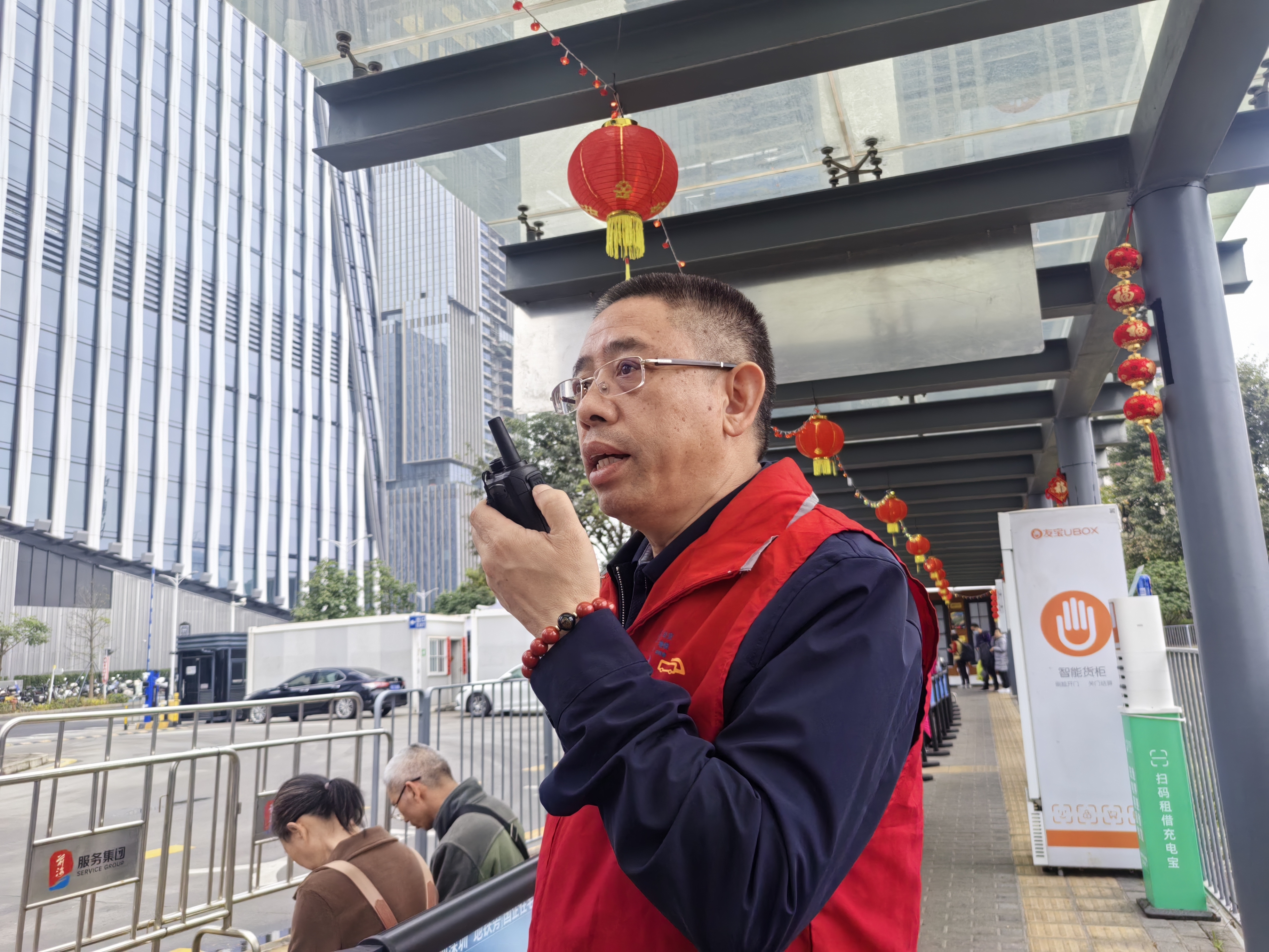 深中通道风雨无阻摆渡人——记深圳巴士集团第五分公司妈湾车队党支部书记、车队长田传金
