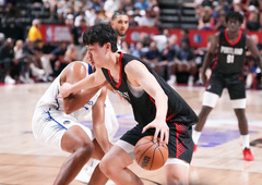 （体育）（4）篮球——NBA夏季联赛：杨瀚森首秀 开拓者胜勇士
