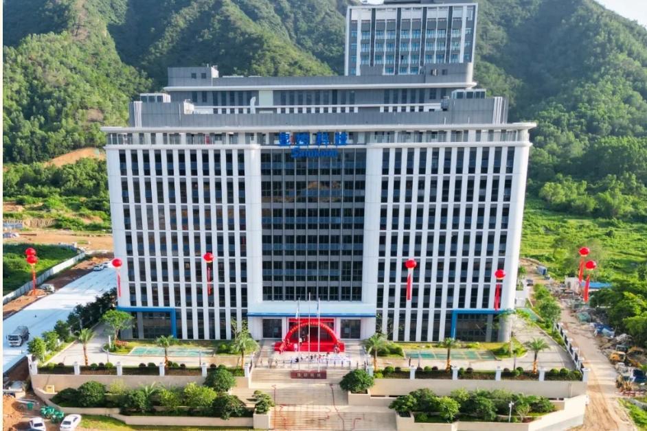 显控科技AI智能工厂在深汕正式投产