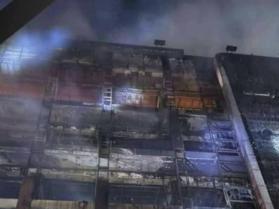 伊拉克一超市突发大火，近50人死亡