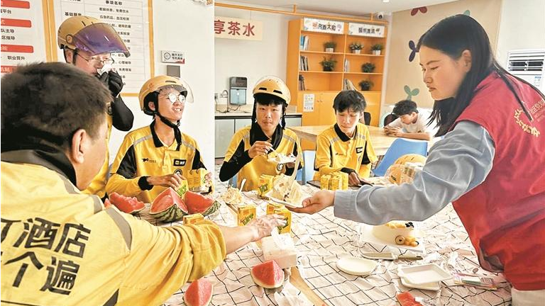 大和社区暖心活动关爱“骑士”
