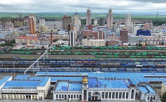 中欧班列东通道满洲里铁路口岸累计通行量突破30000列（2）#