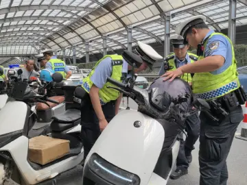 空地联动雷霆出击，龙岗交警严查盐龙大道电动车交通违法