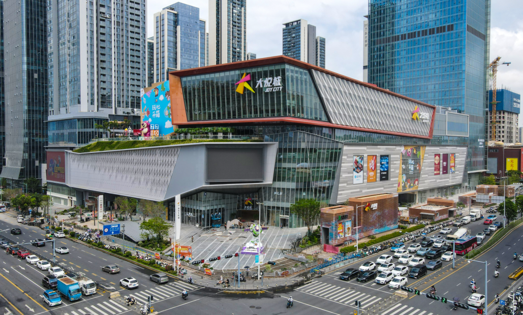 深圳商圈,迎来一条“鲶鱼”