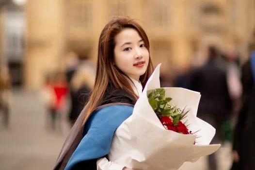 深国交校友朱雯琪斩获全球数学大奖：坚持所爱，一定会守得云开见月明