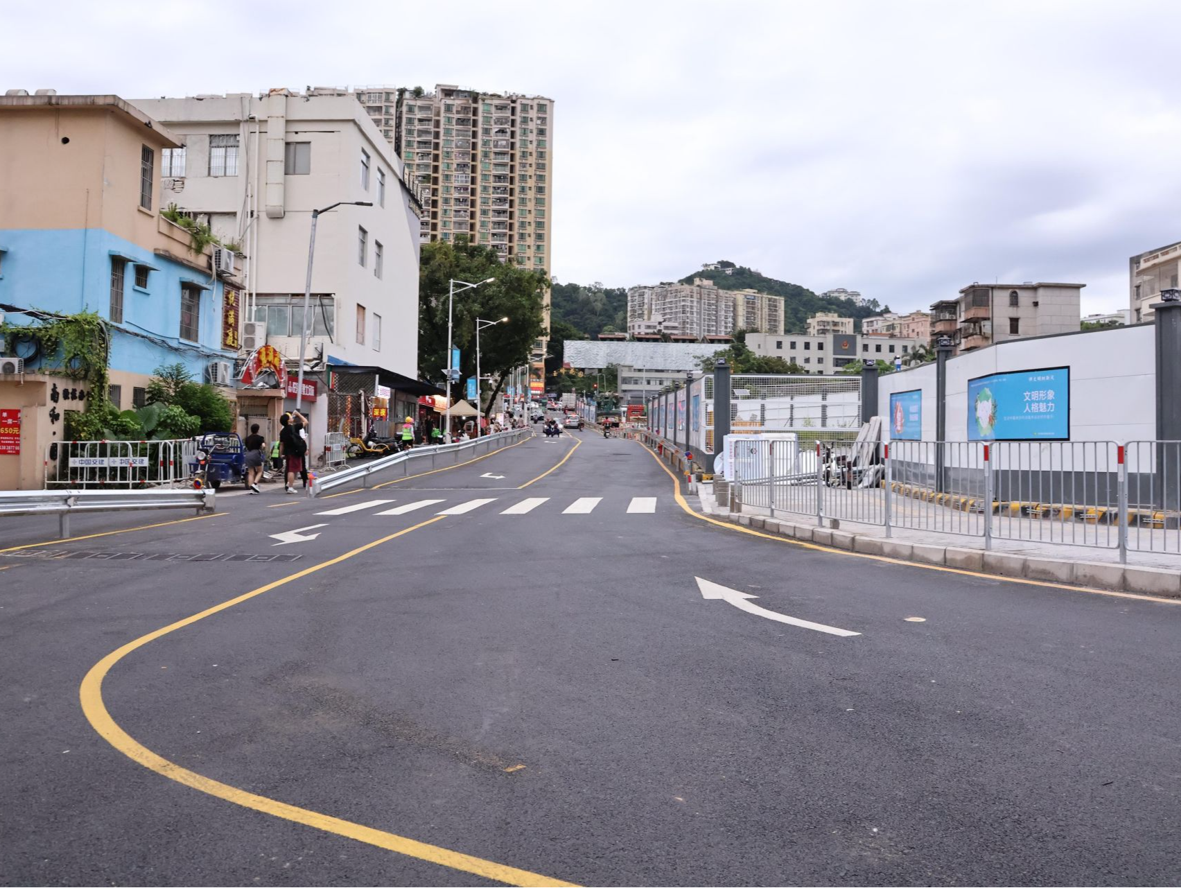 深圳地铁17号线项目南岭站主体阶段交通疏解倒边顺利完成