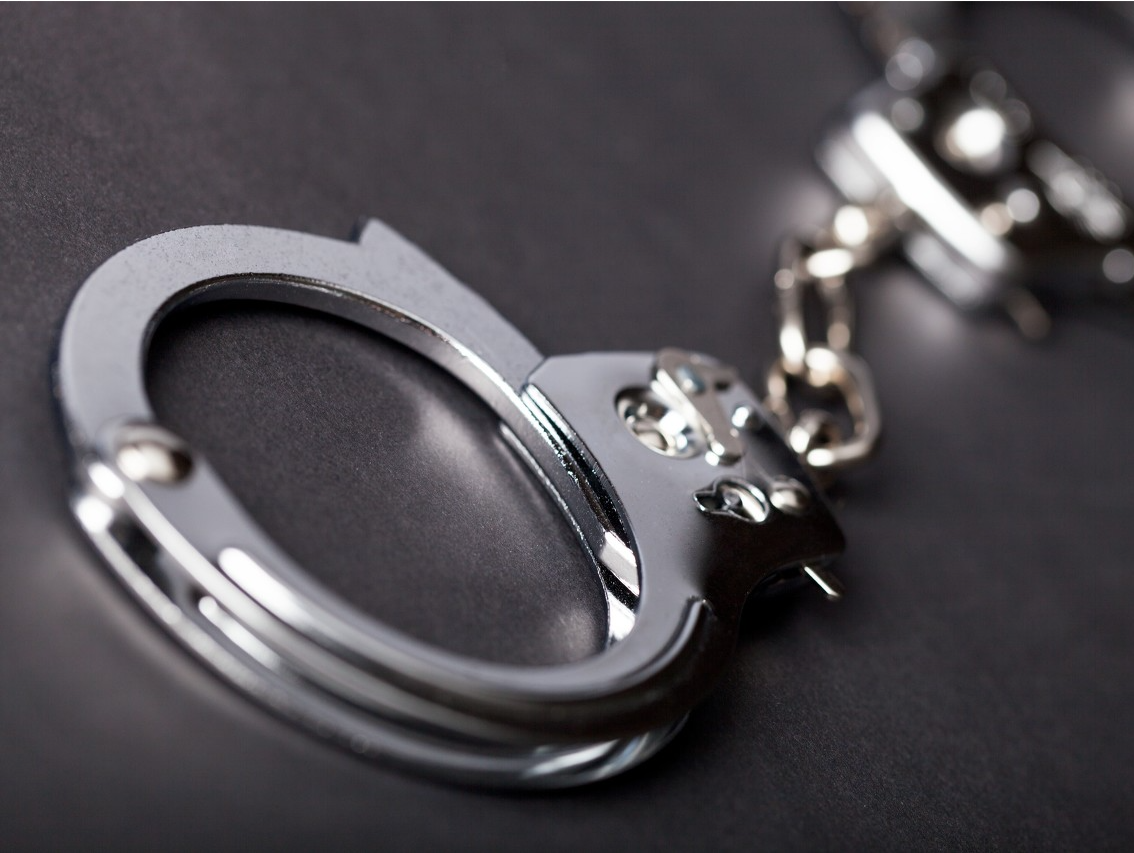 湖南警方通报“男子砸记者采访设备”：刑拘