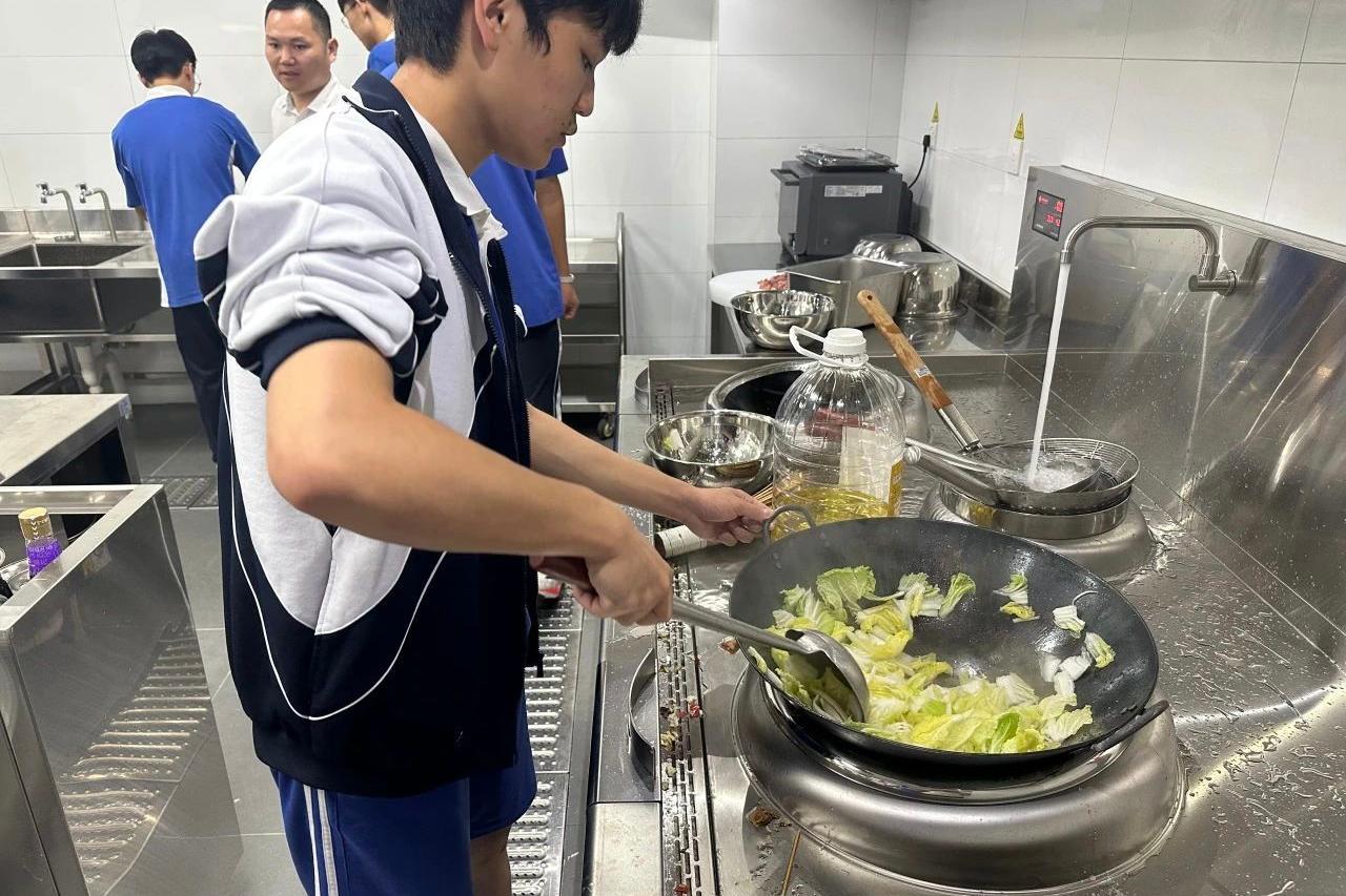 真香警告！中科附高“味蕾工坊”开张啦
