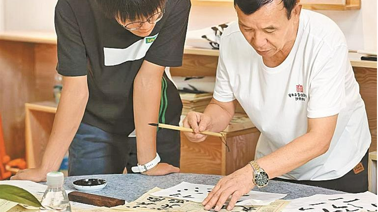 六个邻里中心提升“邻聚力” 后亭社区创新基层治理模式