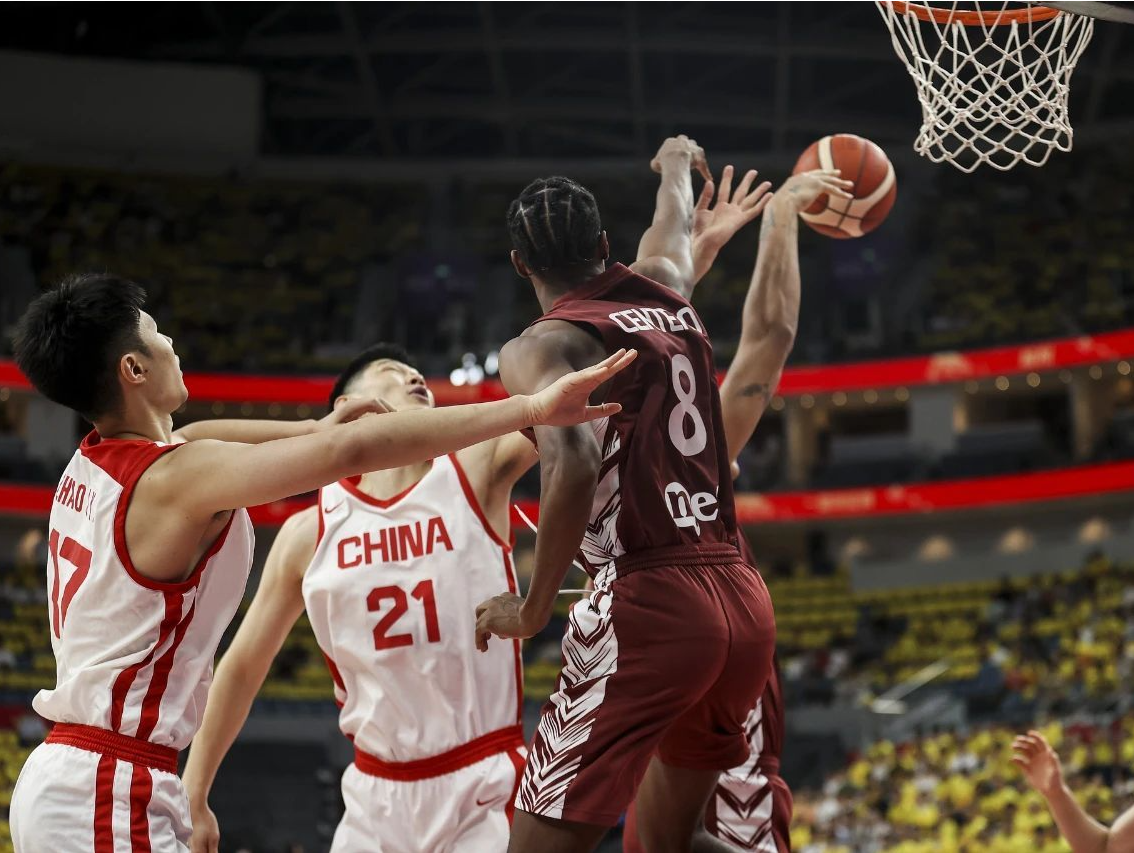 中国男篮28分大胜对手 胡金秋程帅澎领衔五人得分上双