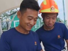 送你一张照片｜致敬高温下的灭火英雄