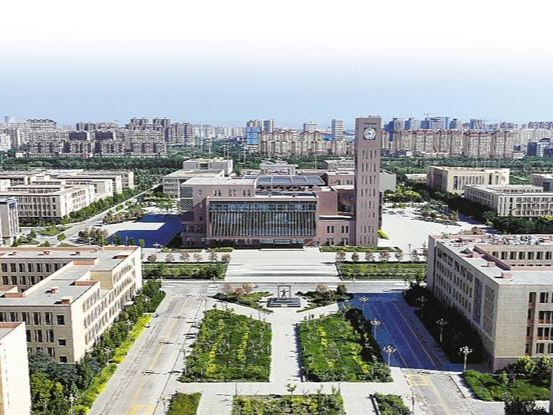 喀什大学师生讲述美好校园生活 “天鹅”心泊拉齐尼湖