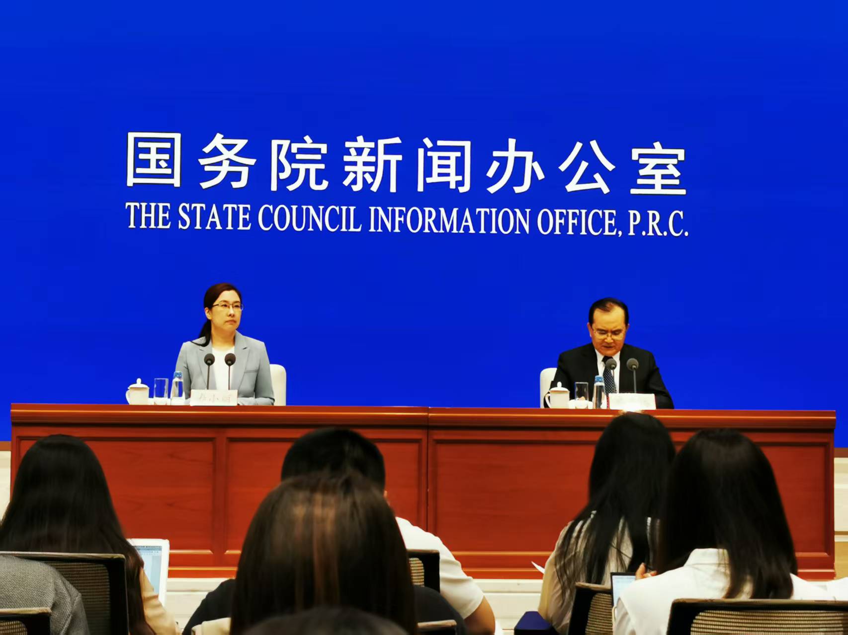 国家统计局：今年上半年我国社会消费品零售总额同比增长5.0%