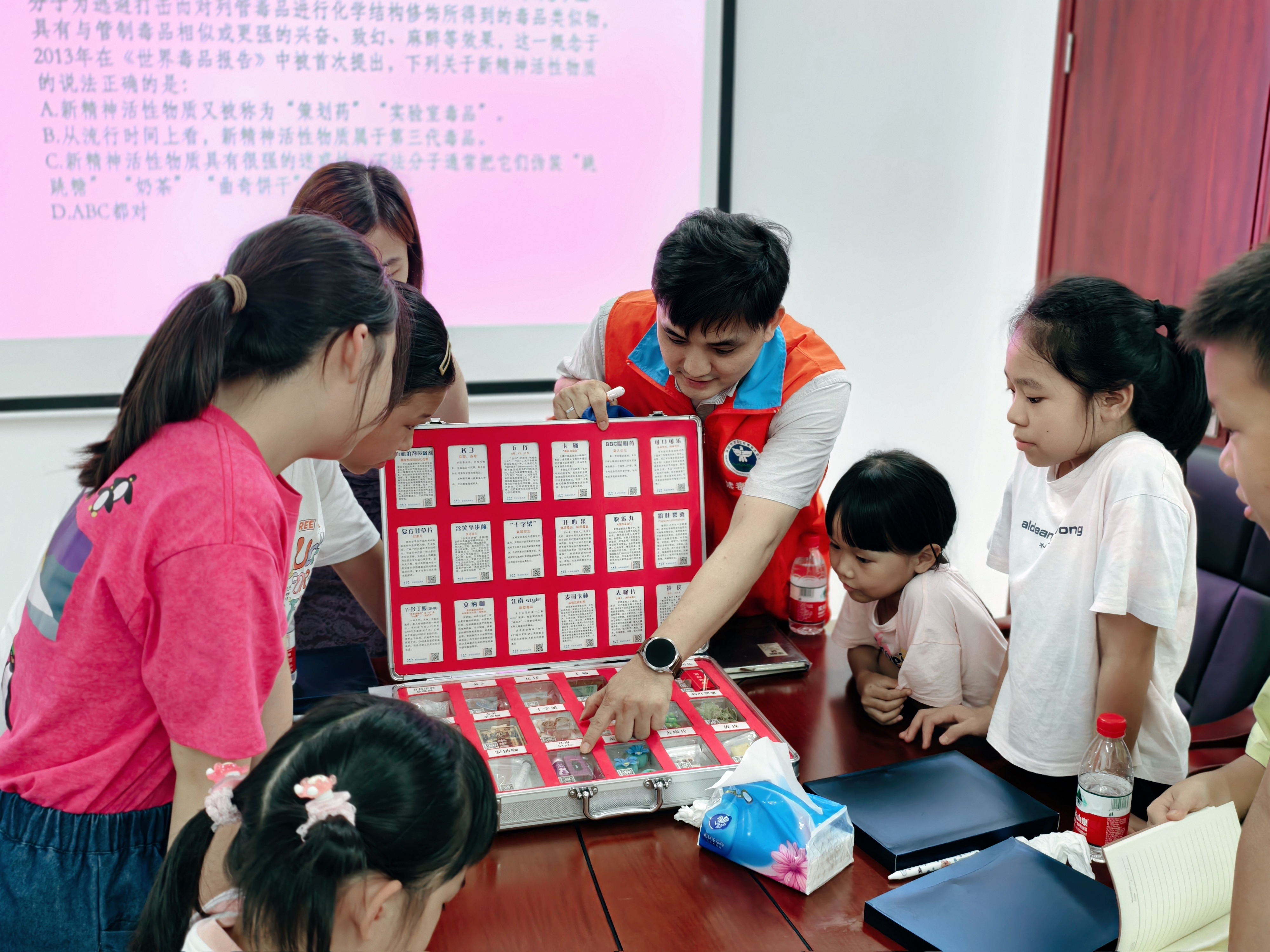 桂园街道：青少年争当拒毒先锋  以主题闯关练就防毒本领
