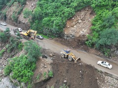 河北加快抢通水毁公路