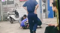 4岁女童从8米高阳台不慎摔下，深圳热心市民帮忙救助
