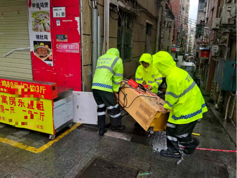 航城街道：风雨中的守护与温情，筑牢防御台风防线