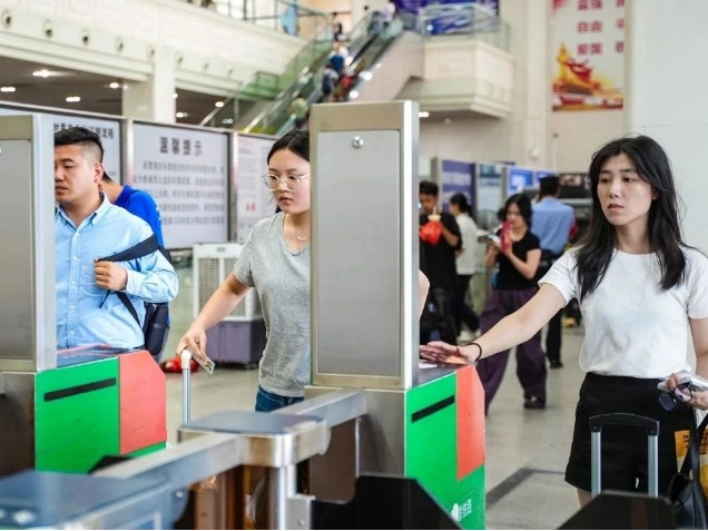 今起东莞站新增往北京、香港高铁班次