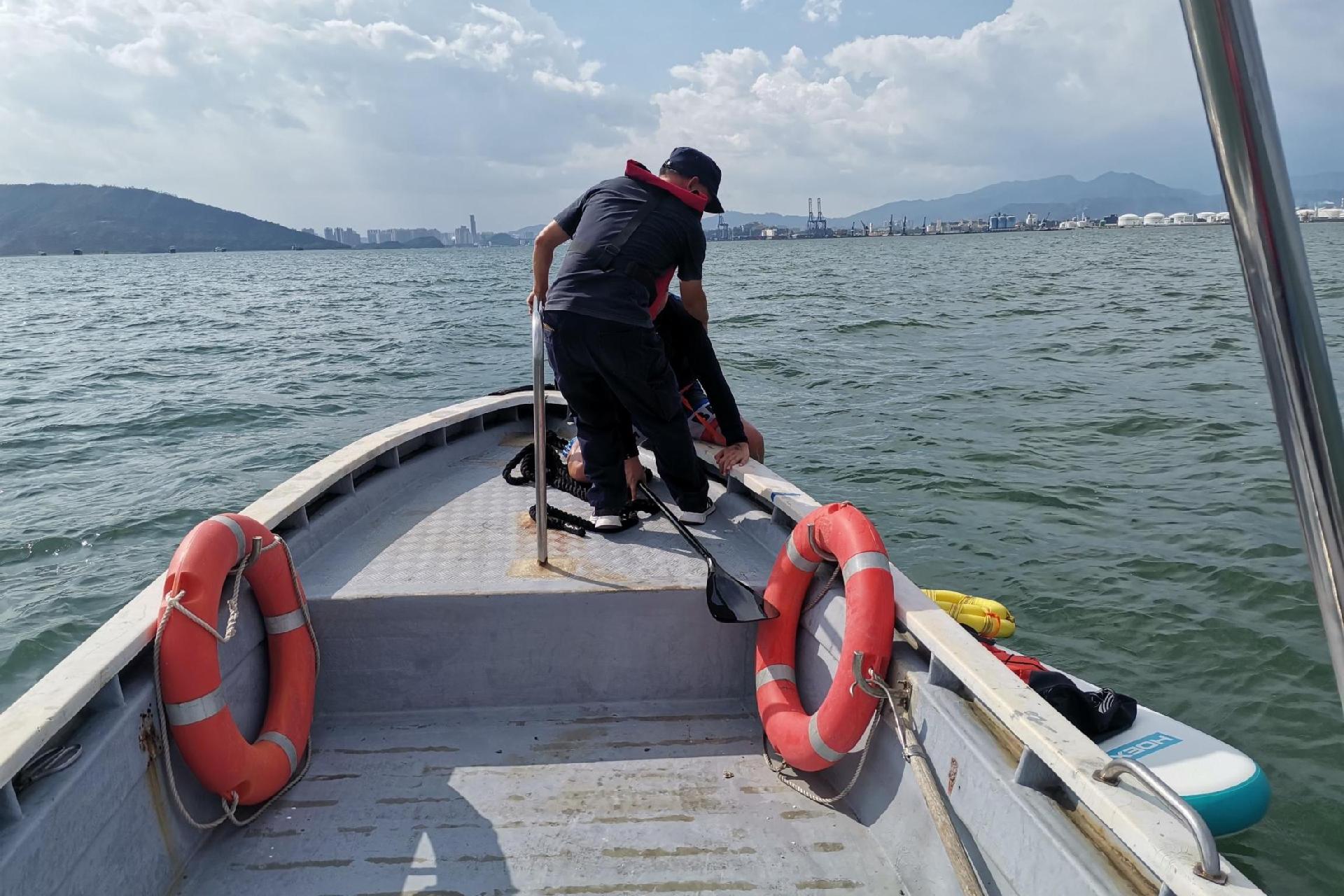 市海洋综合执法支队成功救助海上遇险游客