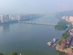 水墨长卷启新日 一江碧水映晨曦