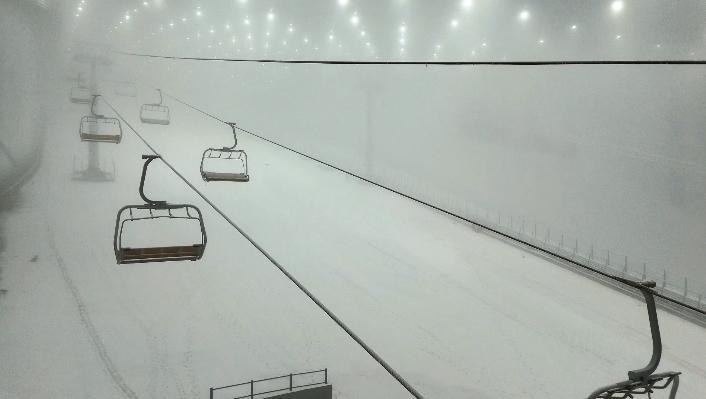 南方小土豆们！今年可来宝安玩雪啦！前海冰雪世界开始造雪