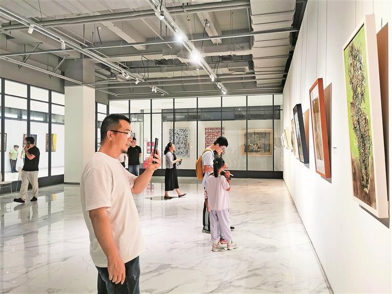 物之维——2025广东省综合材料绘画邀请展开幕