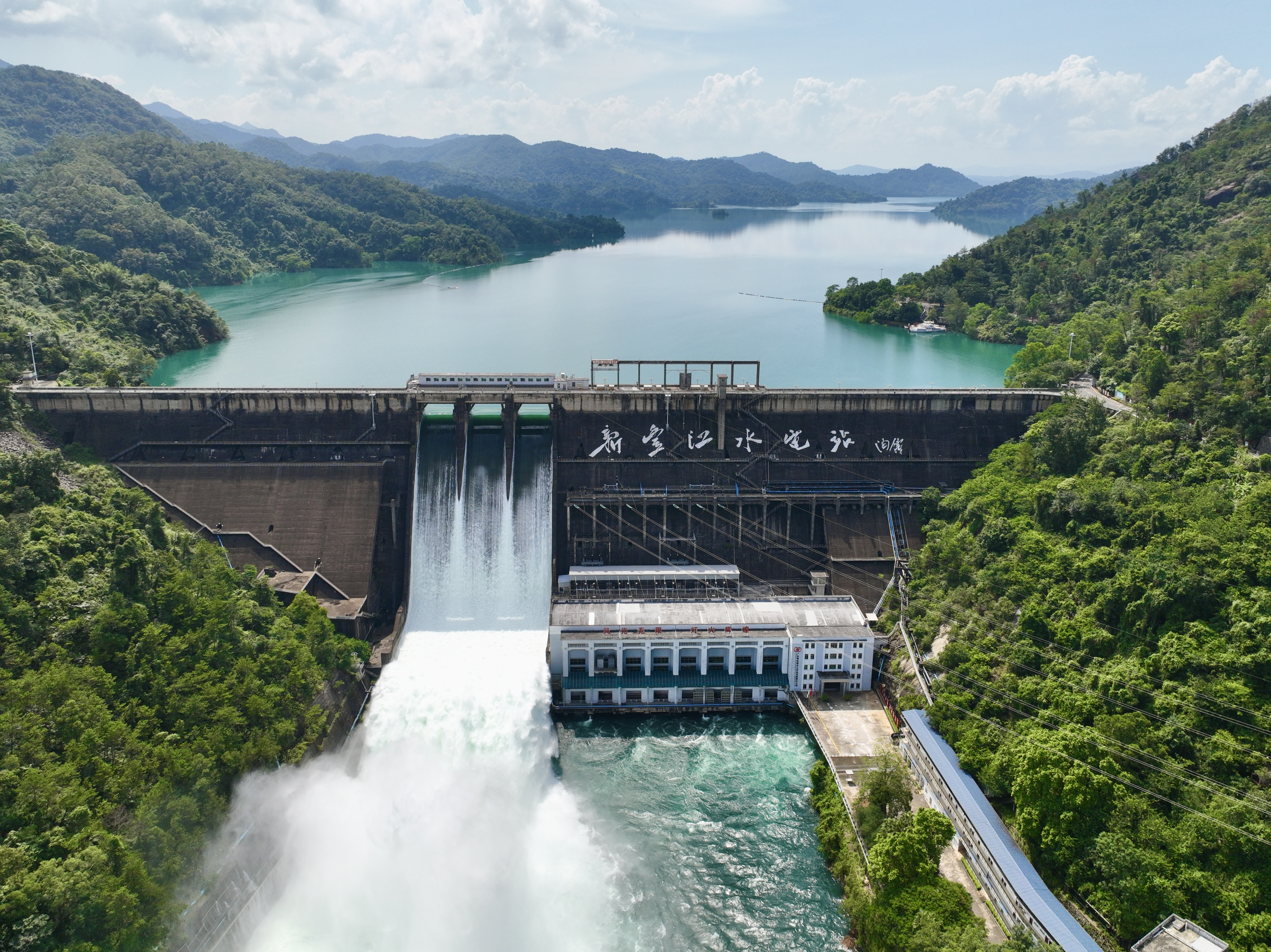 洪峰骤至东江何以波澜不惊？科学调度新丰江水库削峰92%破难题