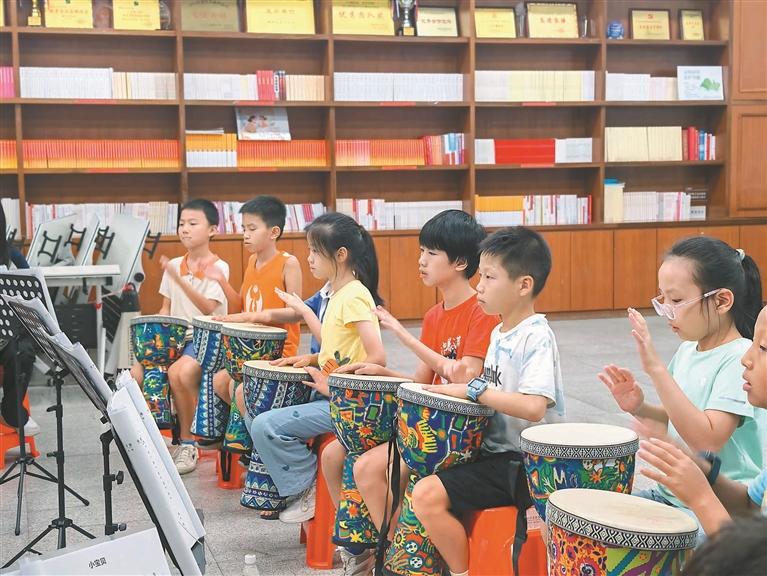 楼村社区:75名青少年体验非洲鼓