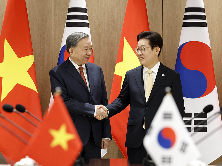 韩国总统会见越共中央总书记 讨论双边贸易等问题 