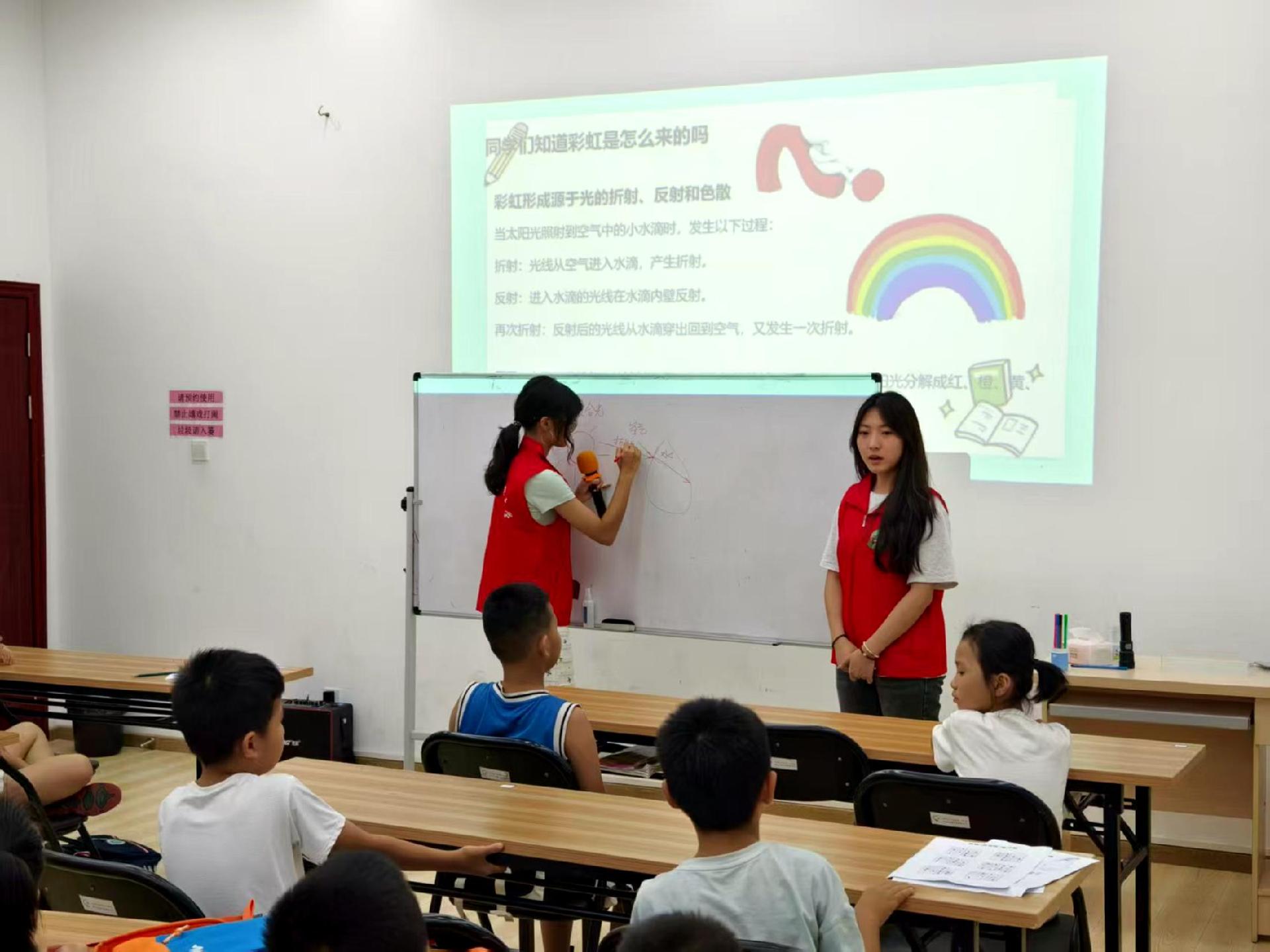 大朋友带动小朋友！马峦街道为青少年带来趣味“科学课堂”