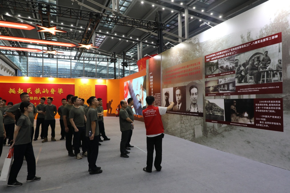 强军有我！光明区人武部组织参观国防科技展