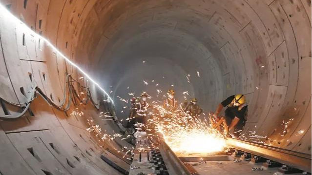 13号线二期北延段实现“长轨通”