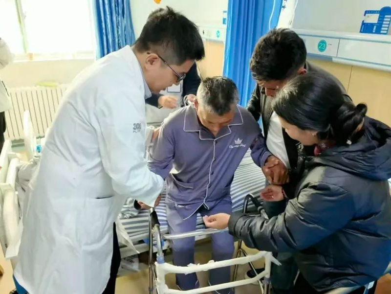 西藏首例！机器人在4000米高原上“主刀”手术，全程高能记录→