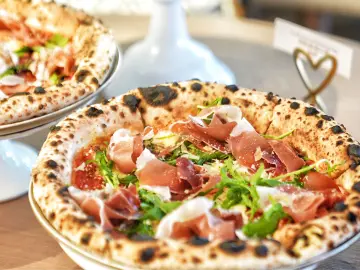 深圳“首店”+1！90秒出炉，PIZZERIA华南首店凭这口窑炉披萨实力“圈粉”