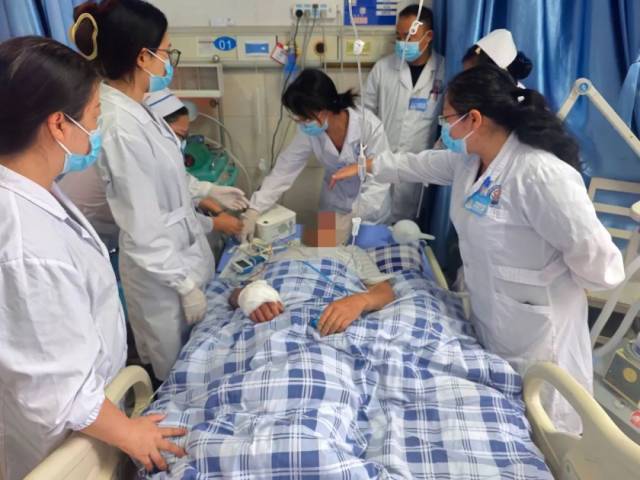 经过12小时的全力抢救，患者脱离生命危险（央广网发 受访者提供）
