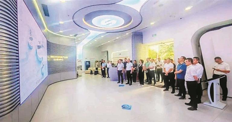 宝投集团赴宝龙专精特新产业园考察学习