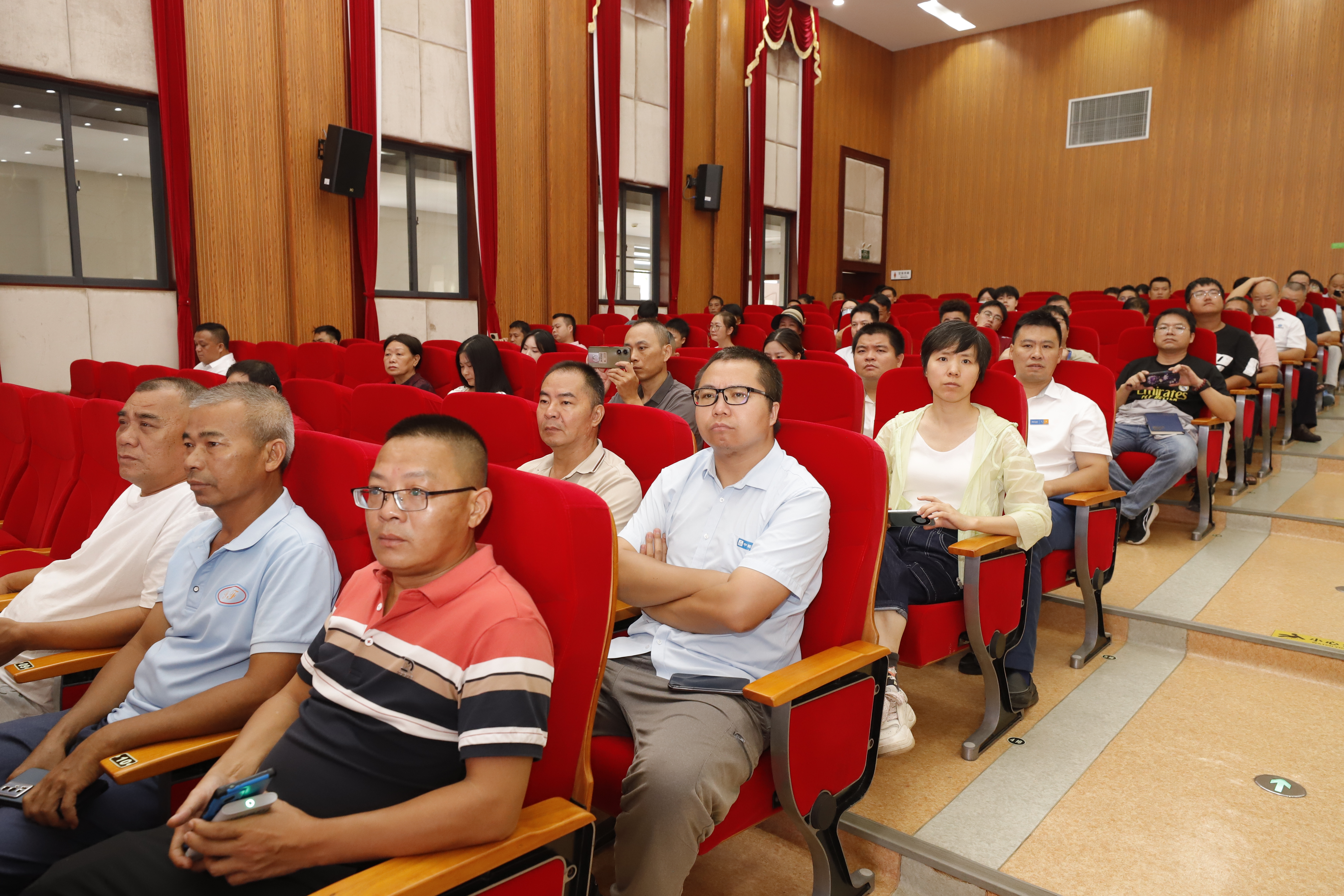 筑牢公共卫生安全网！玉塘街道举办爱国卫生运动专项培训