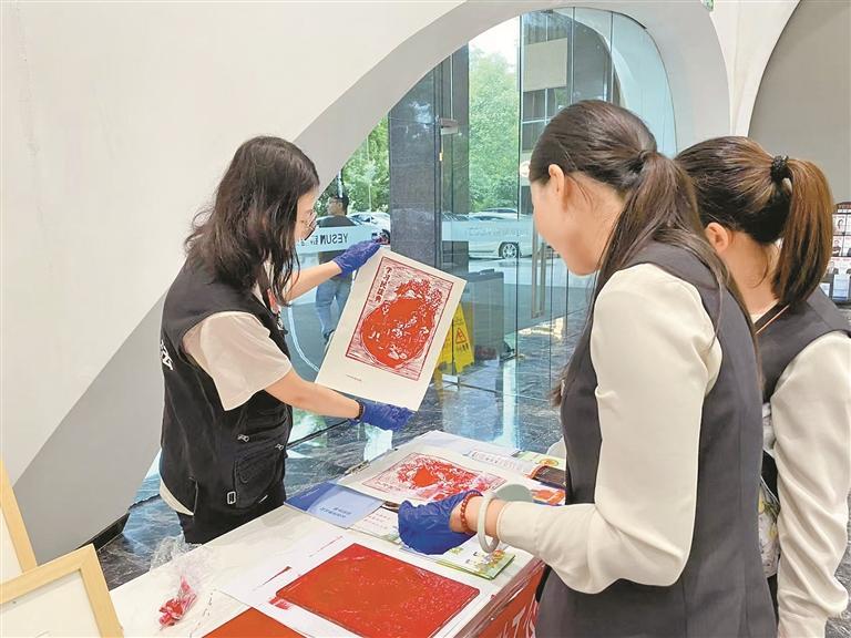 观澜街道进园区开展惠企助工公共法律服务活动