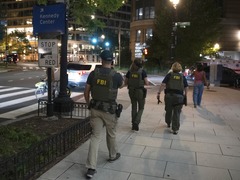 美司法部员工三明治袭击联邦探员被捕 800国民警卫队进驻华盛顿