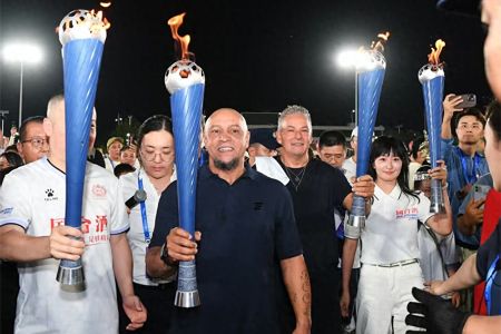 贵州“村超”火炬产自中山，巴乔、卡洛斯亮相传递