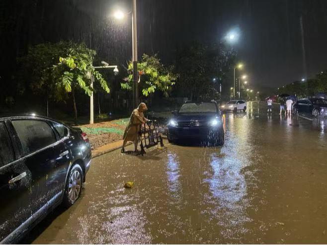 除险情、查隐患，宝龙街道南约社区守护群众安全