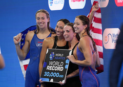 （游泳世锦赛）（4）游泳——女子4X100米混合泳接力决赛赛况
