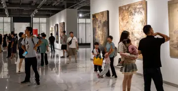 “物之维——2025广东省综合材料绘画邀请展”在宝安区美术馆展出