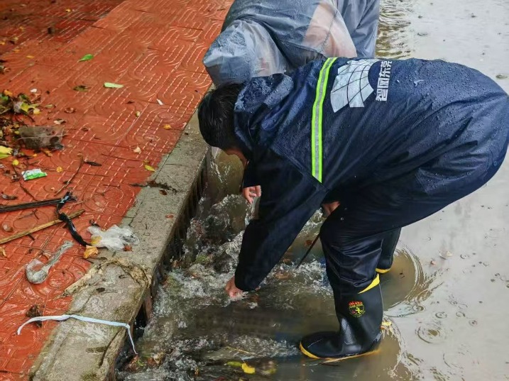 暴雨突袭，东莞镇街快速响应守护群众安全