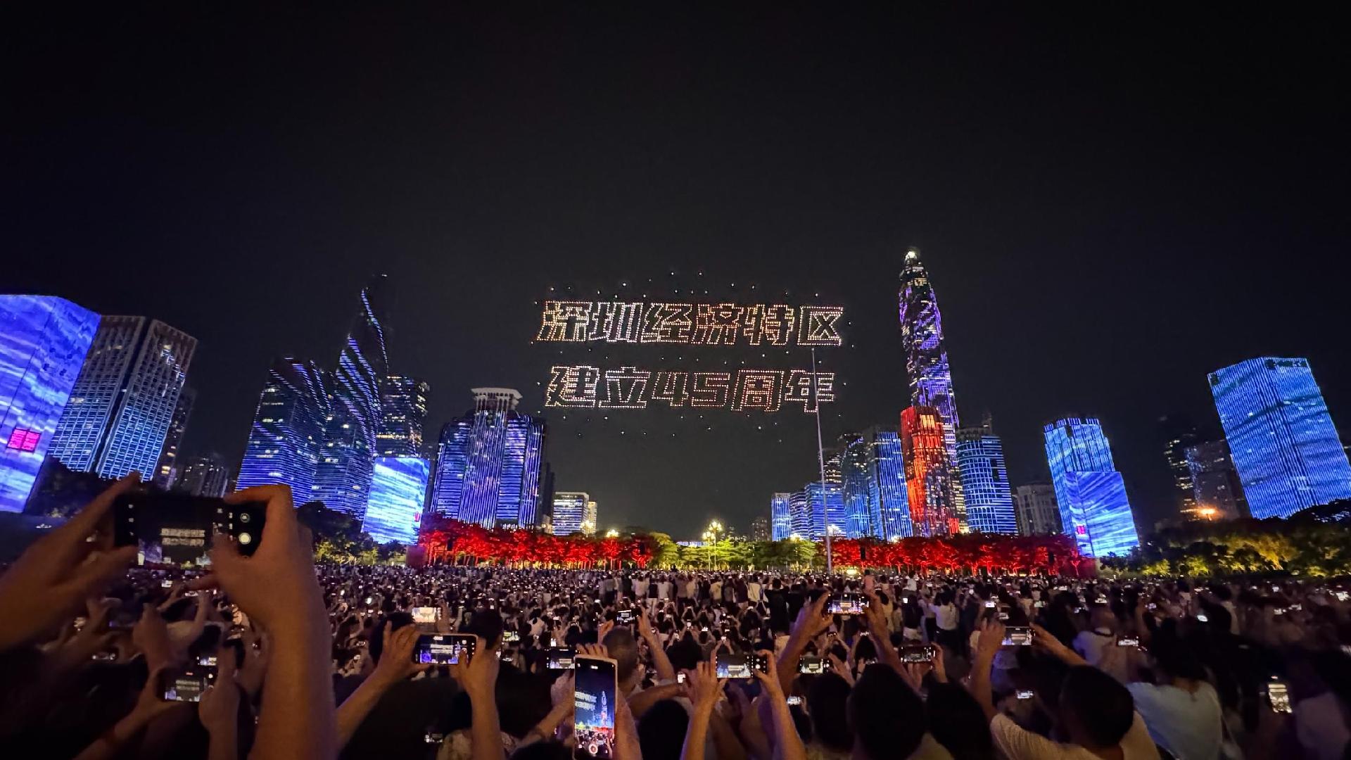 无人机灯光秀刷屏，深圳“旅张力”拉满