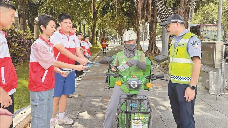 福永街道青少年感受交通安全学习全新体验